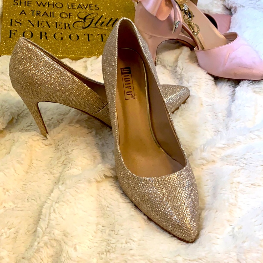 Gold sparkly shoes heels